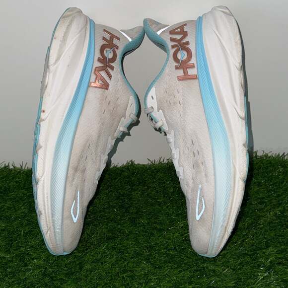 Hoka Women's Clifton 9 Frost Rose Gold Running Shoes - Picture 7 of 8